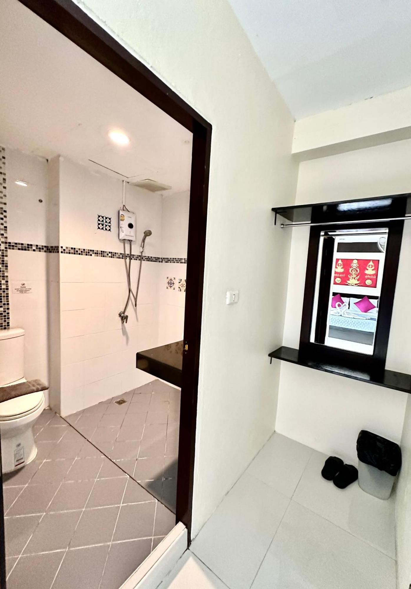 Thai Classic House Patong Экстерьер фото