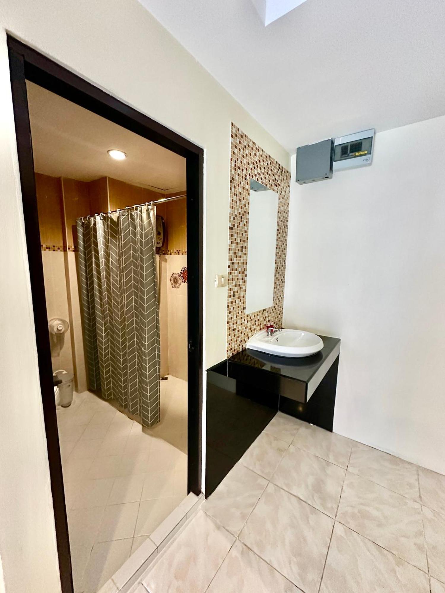 Thai Classic House Patong Экстерьер фото