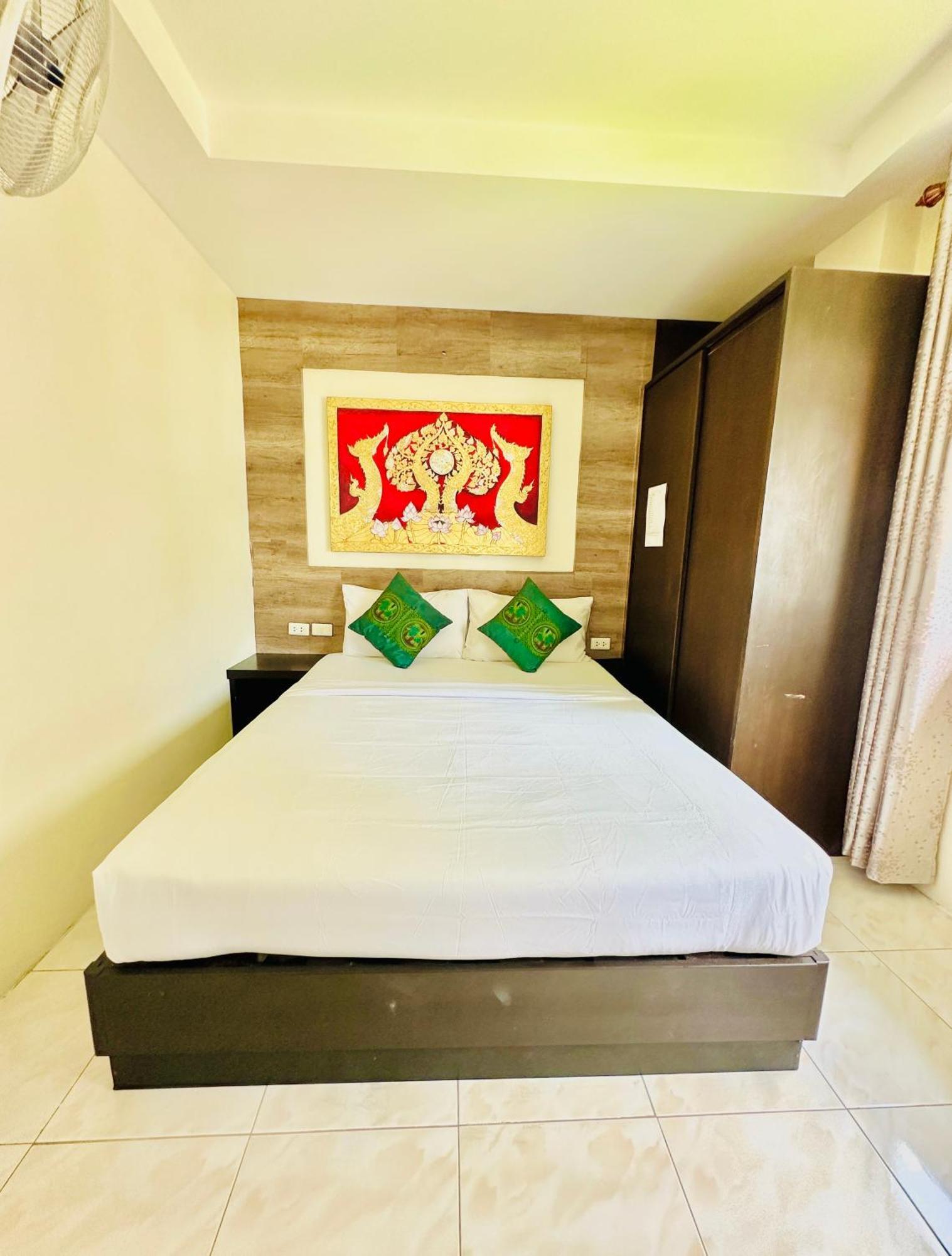 Thai Classic House Patong Экстерьер фото