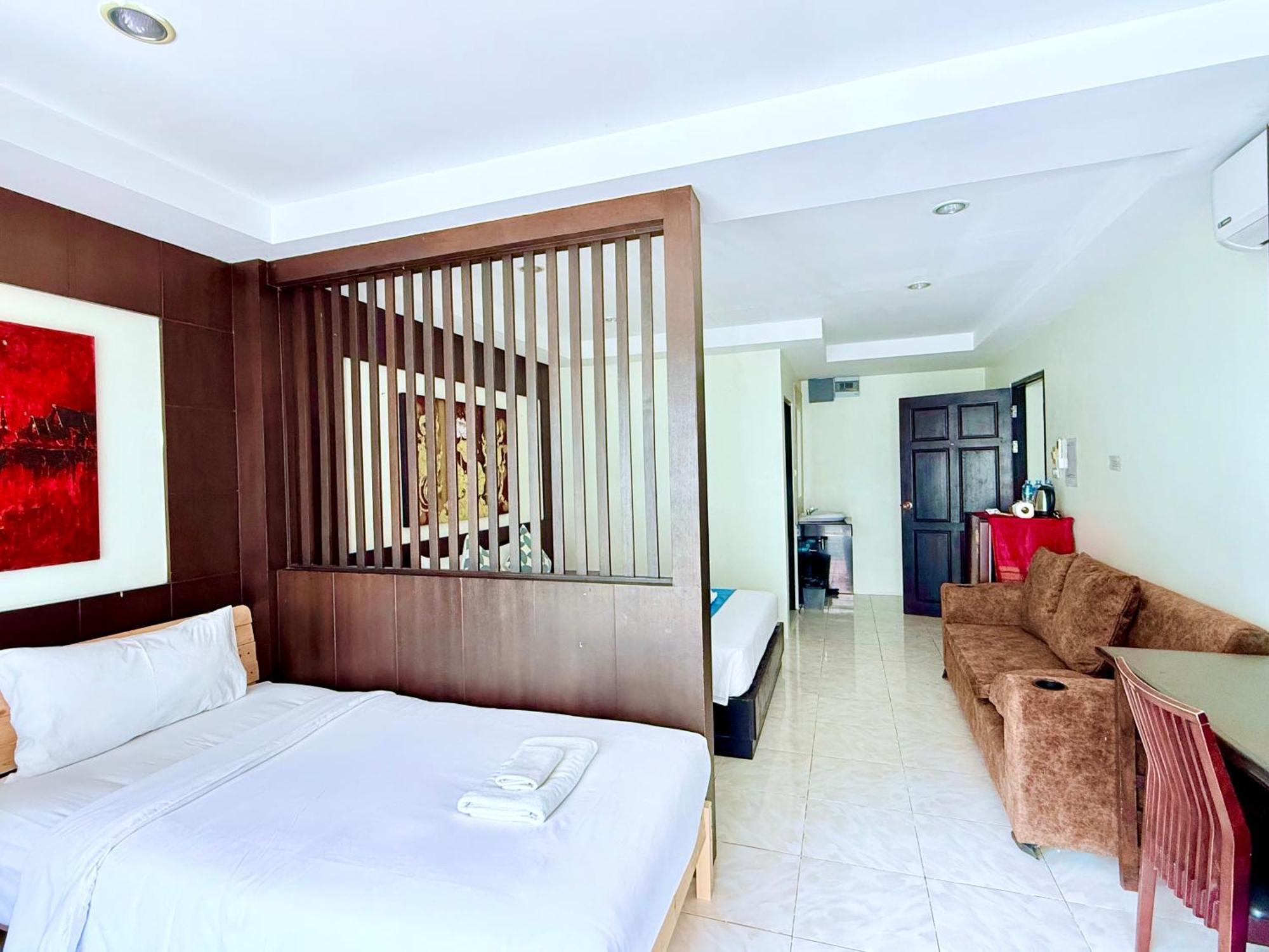 Thai Classic House Patong Экстерьер фото