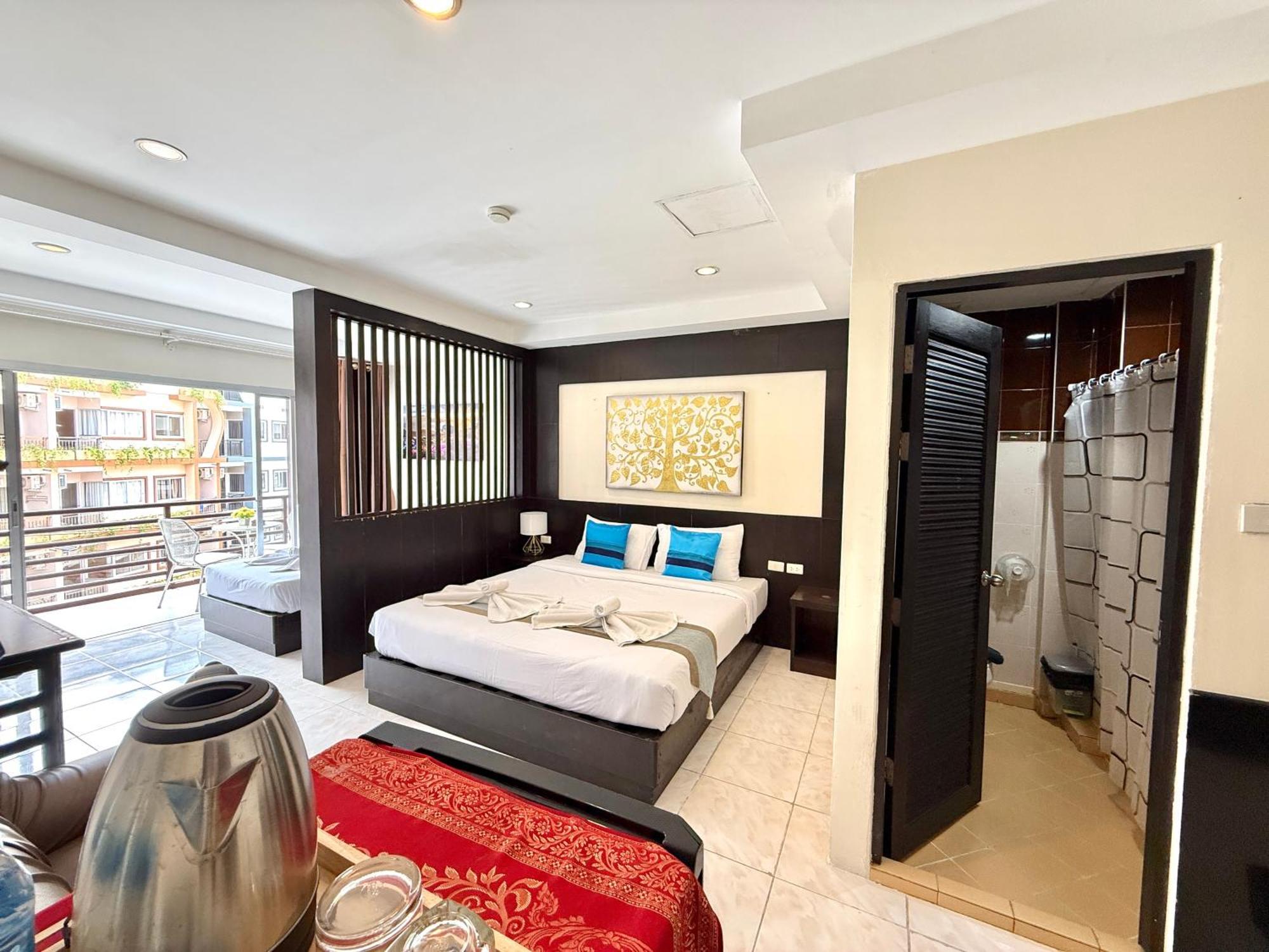Thai Classic House Patong Экстерьер фото